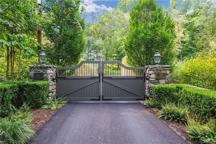 105 Sherwood Hill Road Brewster, NY 10509