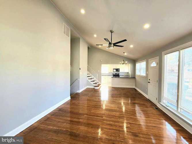416 Preston Rd Cherry Hill, NJ 08034
