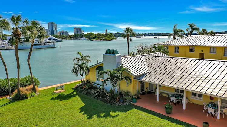 590 Golden Gate POINT #10 Sarasota, FL 34236