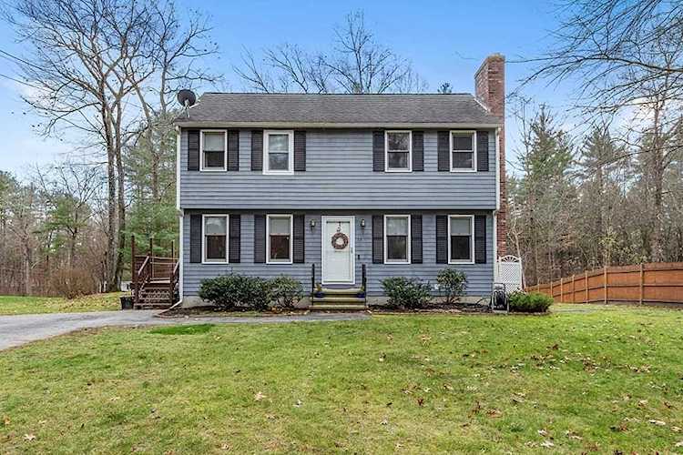 35 Red Gate Rd Tyngsborough, MA 01879