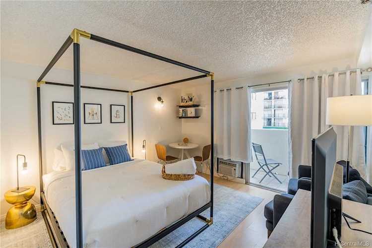 2463 Kuhio Avenue #406 Honolulu, HI 96815 | MLS 202224515 Photo 1