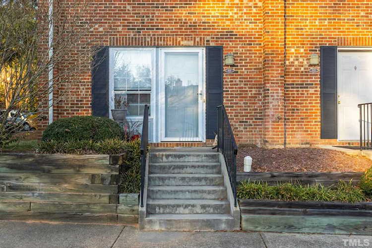 101 Chaucer Court Carrboro, NC 27510