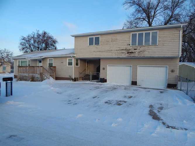 1201 SW 4th St Minot, ND 58701 | MLS 222107 Photo 1