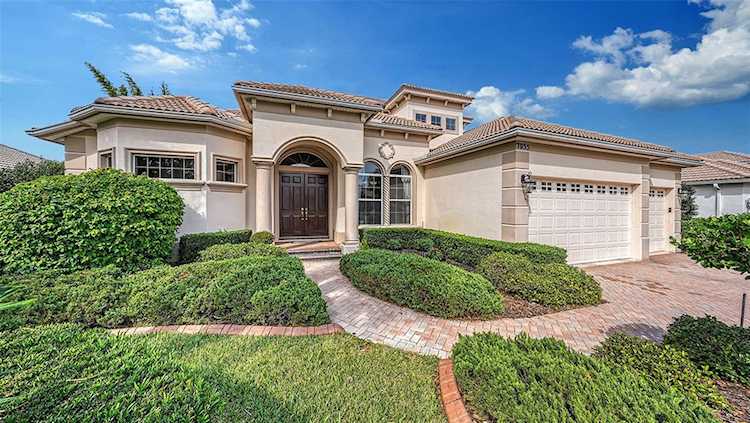 7035 Twin Hills TERRACE Lakewood Ranch, FL 34202