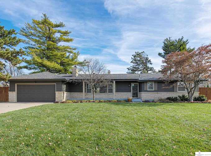 1313 S 95 St Omaha, NE 68124 | MLS 22226651 Photo 1