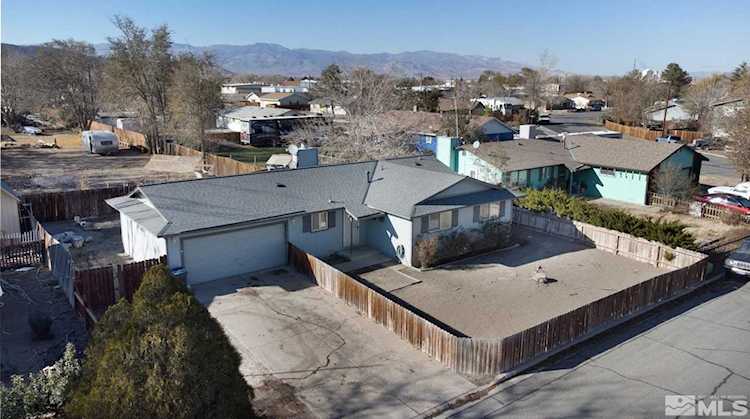 530 Spruce Dr Fernley, NV 89408-8562