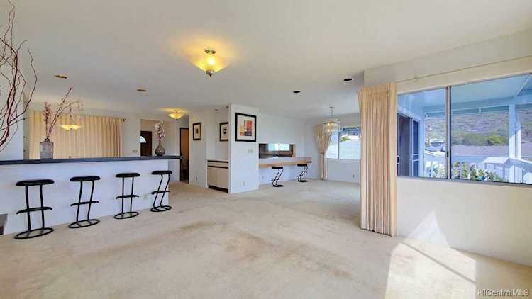 3795 Anuhea Street Honolulu, HI 96816