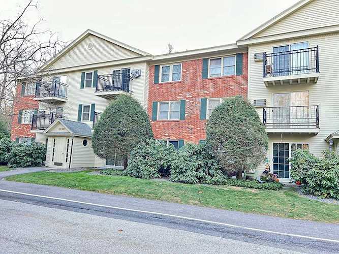 302 Oak Hill Ln #302 Nashua, NH 03062