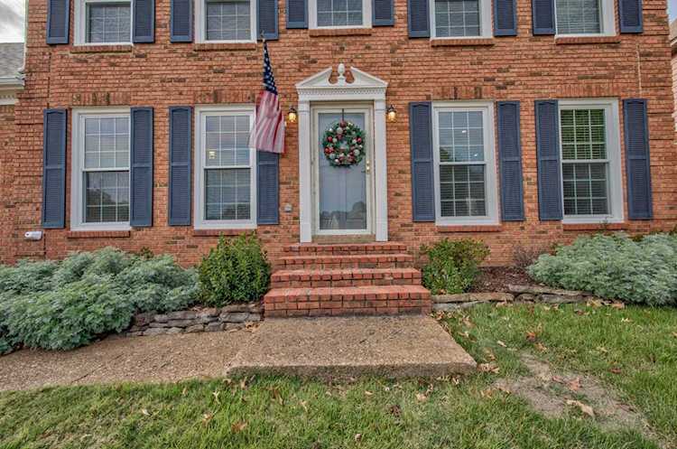 8653 Chris Suzanne Cir Cordova, TN 38018