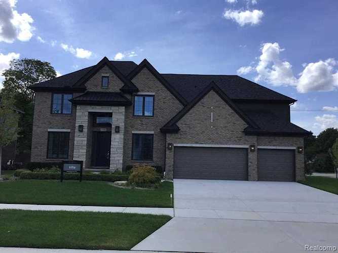 3861 Sandpiper Troy, MI 48083