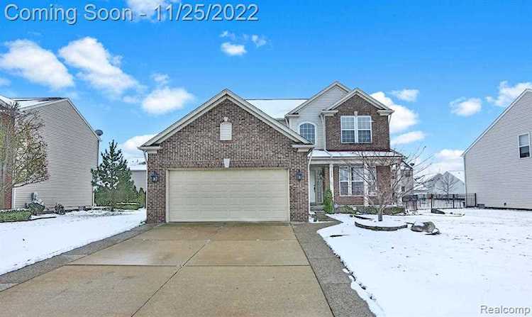 19030 Pembridge Macomb, MI 48042
