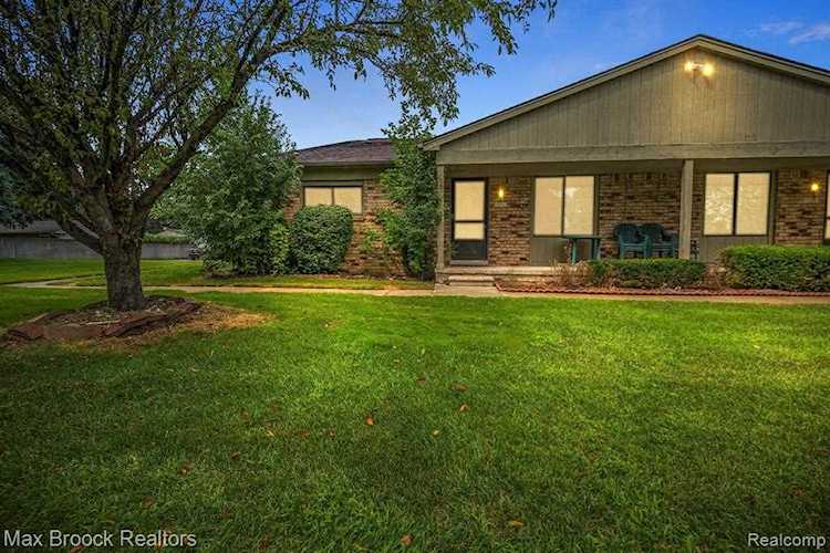 5533 Mansfield Sterling Heights, MI 48310