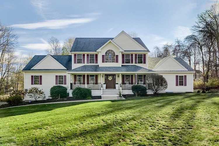 40 Gilchrest St Lunenburg, MA 01462