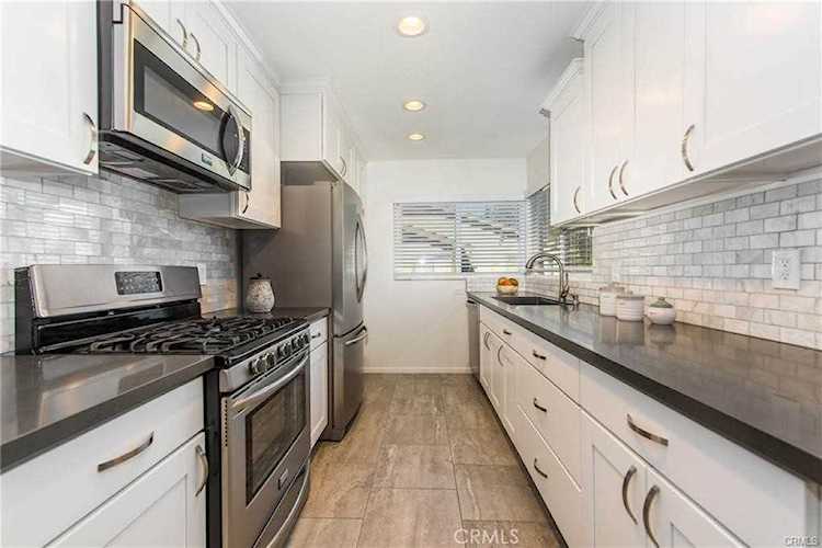 9 Smokestone Irvine, CA 92614 | MLS OC22243235 Photo 1