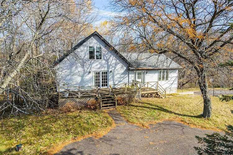 E2446 Tulip Ct La Valle, WI 53941