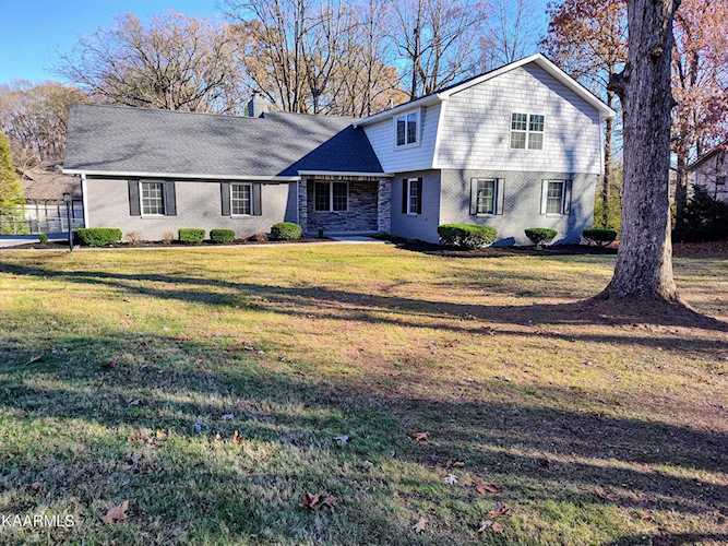 2221 Chesterfield Dr Maryville, TN 37803
