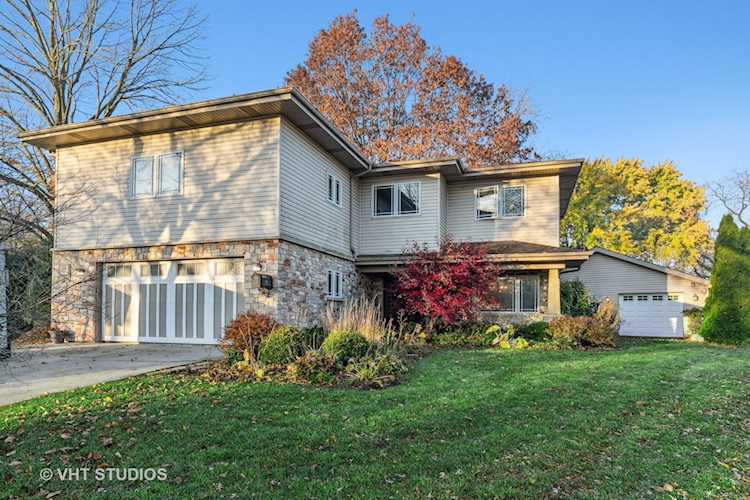 118 Carlton Ct Schaumburg, IL 60193