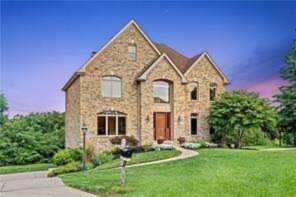 122 Olde Manor Ln Coraopolis, PA 15108