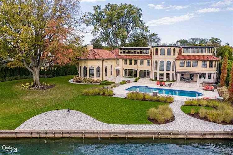 714 Grand Marais Grosse Pointe Park, MI 48230