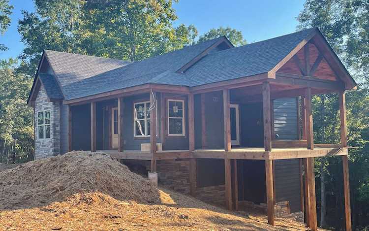 424 Jakes Landing Way Ellijay, GA 30540