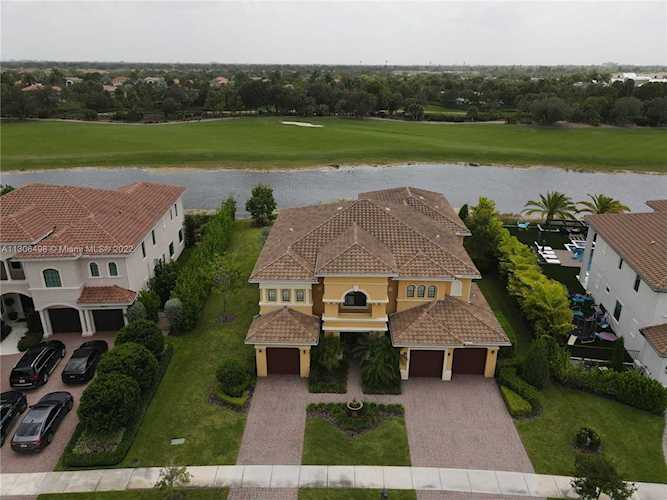 10360 S Barnsley Dr Parkland, FL 33076