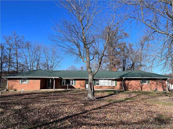 5786 W Foster Rd Hanover, IN 47243