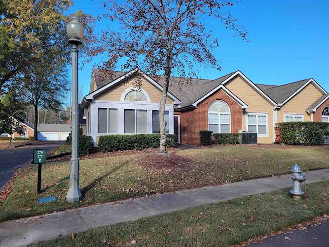277 Oak Bluff Ln Collierville, TN 38017