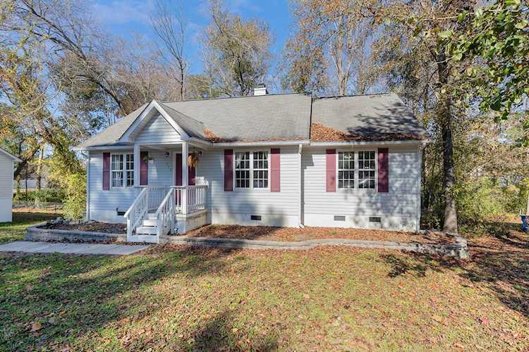 713 E Maple Lane Fuquay Varina, NC 27526