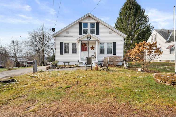 64 Clark St Franklin, NH 03235