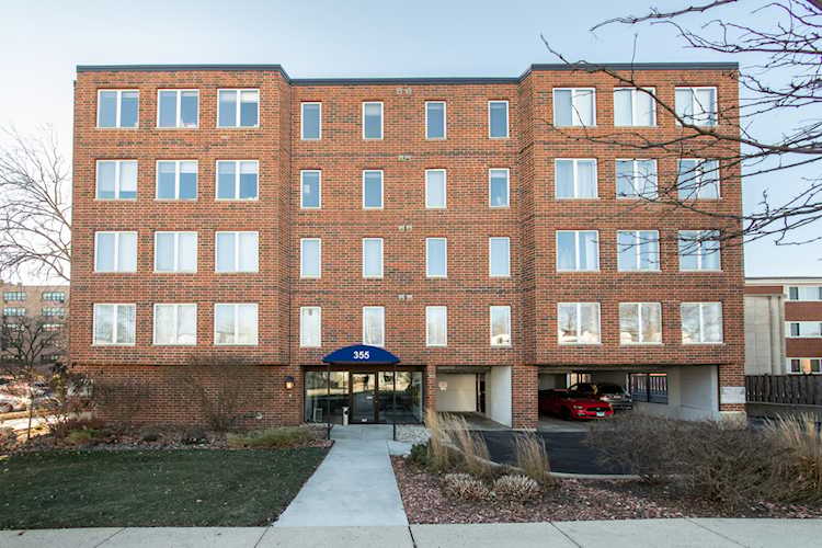355 W Miner St #1B Arlington Heights, IL 60005