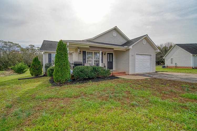 221 Eastwinds Ct. Chesnee, SC 29323