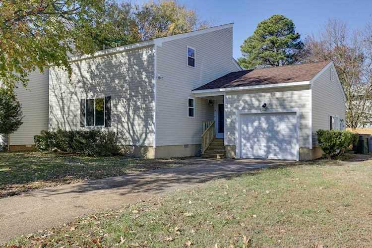 4 Steeplechase Loop Hampton, VA 23666 | MLS 10465293 Photo 1