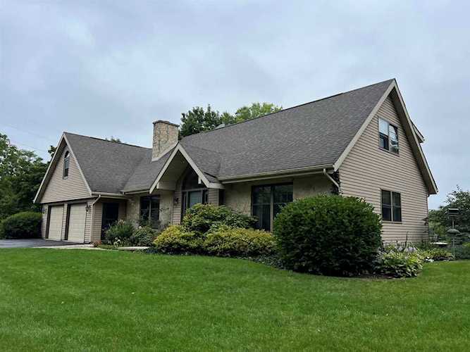 2302 W Stark Rd Janesville, WI 53545 | MLS 1947155 Photo 1