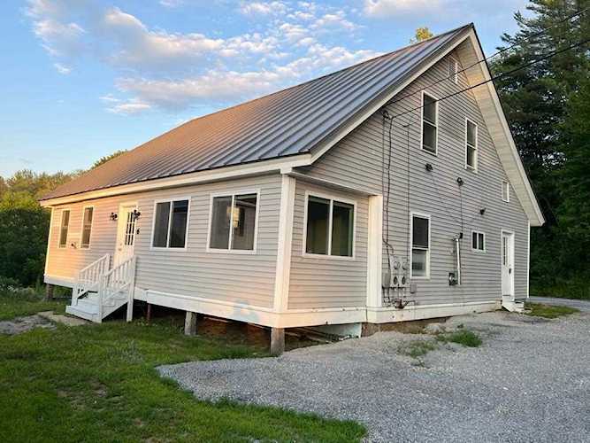 6 Pike St Henniker, NH 03242 | MLS 4931134 Photo 1