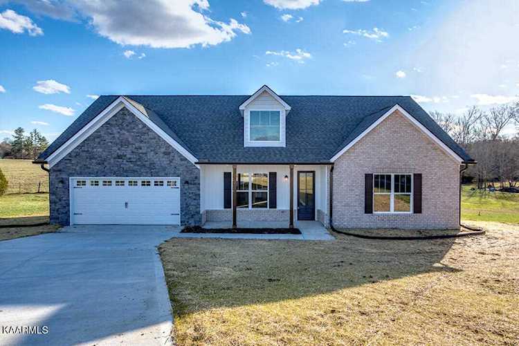 654 Running Brook Dr Strawberry Plains, TN 37871