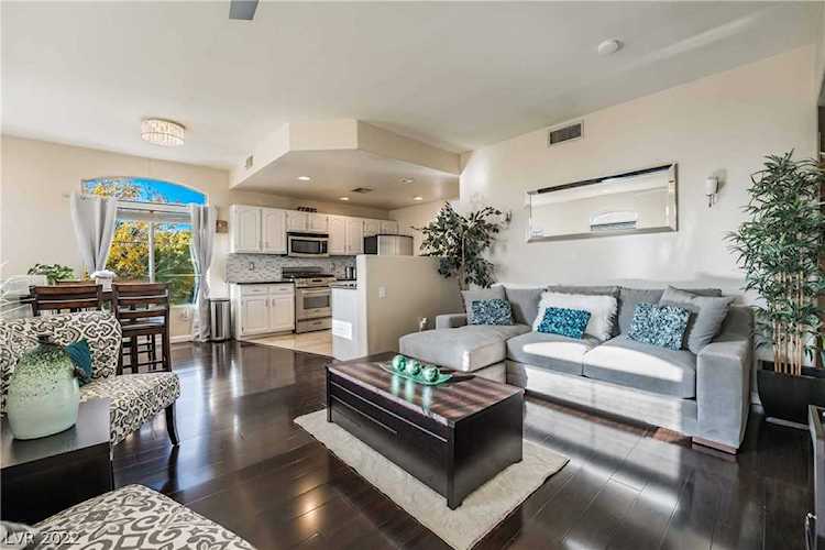 10211 Red Pueblo Place #203 Las Vegas, NV 89144
