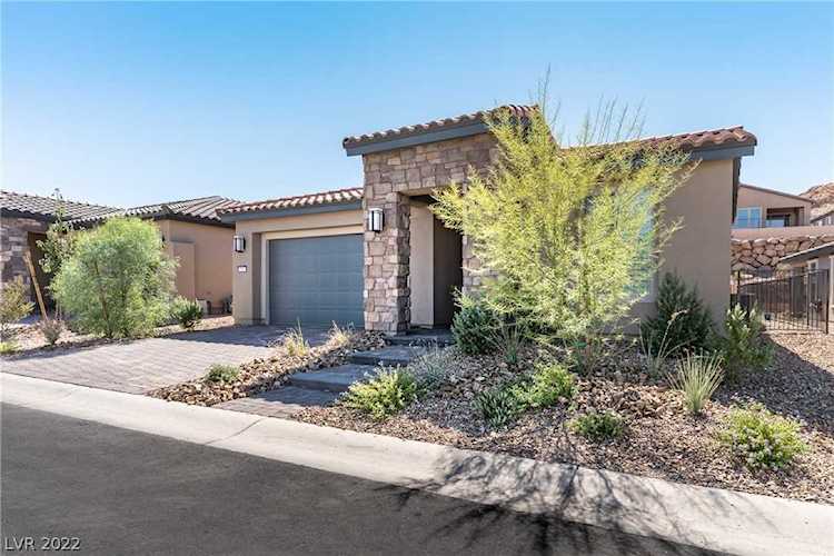 25 Sun Mirage Ave Henderson, NV 89011