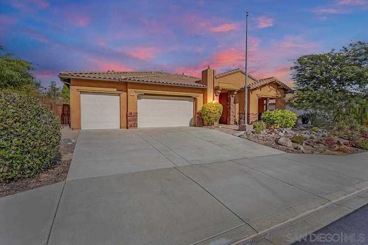 2030 James Gaynor St Fallbrook, CA 92028