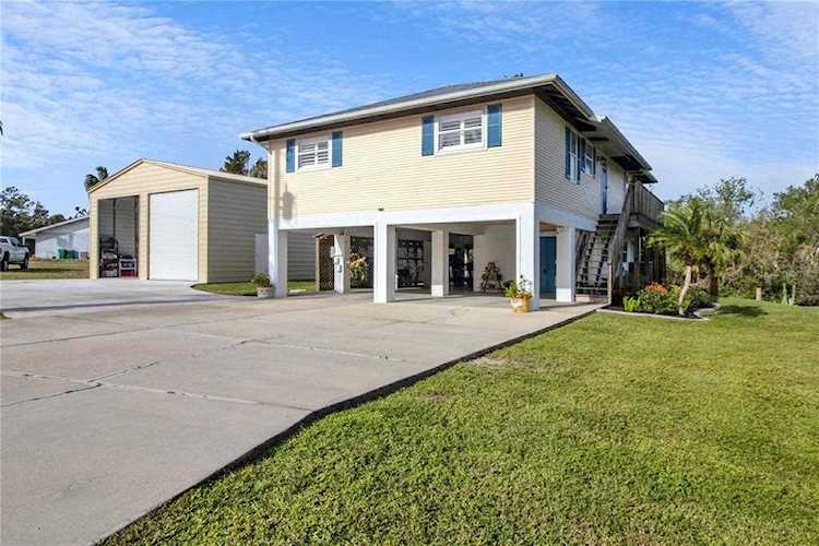 3616 Allapatchee Dr Punta Gorda, FL 33950
