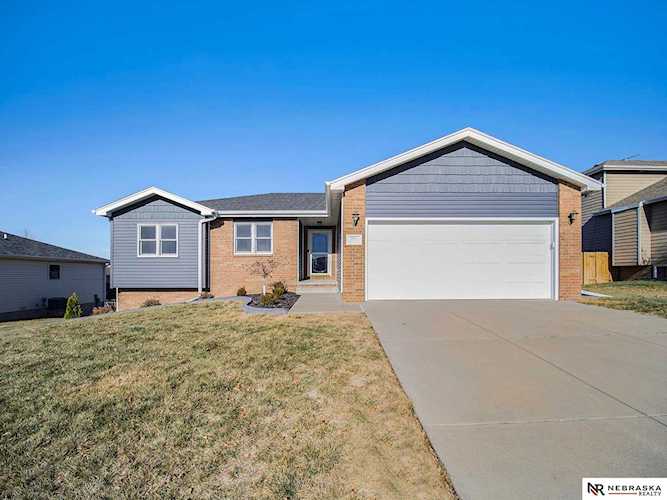 220 Orchard Place Hickman, NE 68372