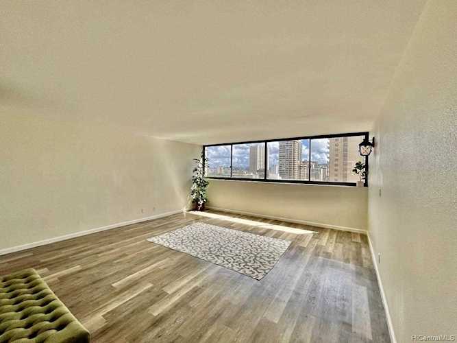 2092 Kuhio Avenue #1704 Honolulu, HI 96815