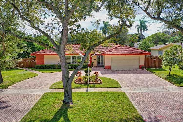 7000 Plantation Rd Plantation, FL 33317
