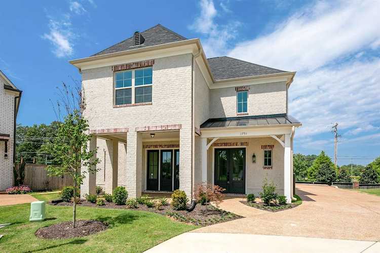 1751 S Chadwick Farms Loop Collierville, TN 38017