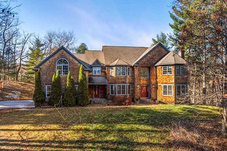 129 Lexington Rd in Lincoln, MA - Century 21 New England Photo 1