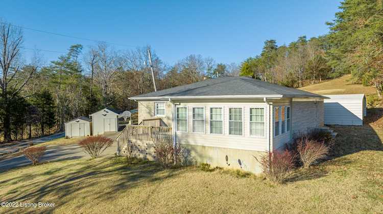108 Chillicoop Rd Shepherdsville, KY 40165