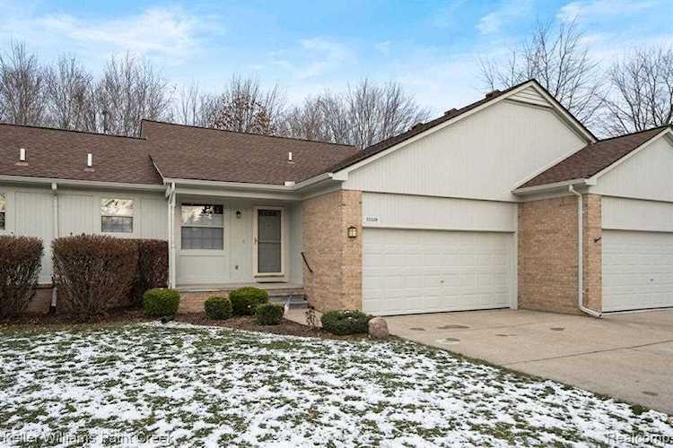 25339 Amber Chesterfield, MI 48051