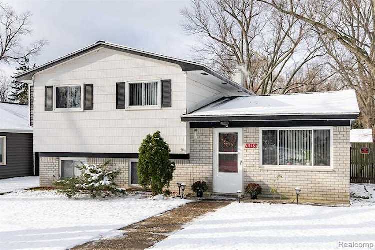 1516 Malcolm, West Bloomfield, MI 48324 in Union Lake Heights|Oakland MLS# 60174929 Photo 1