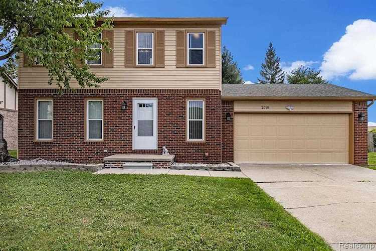2018 Brinston Troy, MI 48083