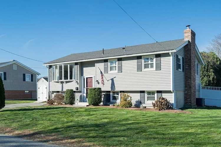 70 Westwind Rd Lowell, MA 01852 | MLS 73060417 Photo 1