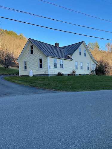 492 North Main St Bethel, VT 05032